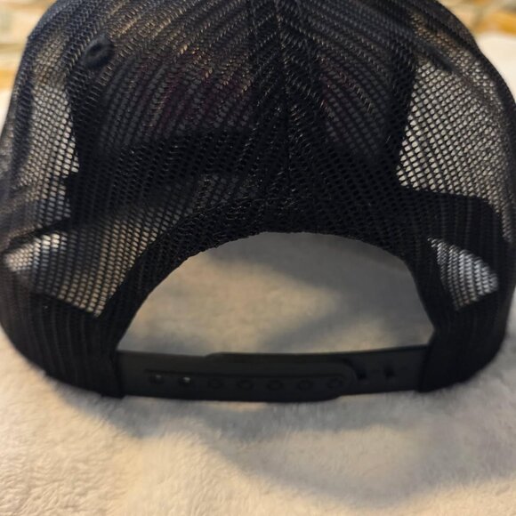 Kona Brewing truckers hat with snapback adjustment, brand new, never worn - Picture 2 of 3